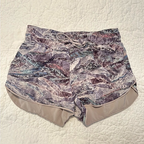 Lululemon Choose A Side Shorts 3" Springscape Multi / French Clay - Picture 3 of 12